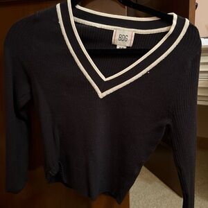 BDG Women's Navy and White V-Neck Sweater